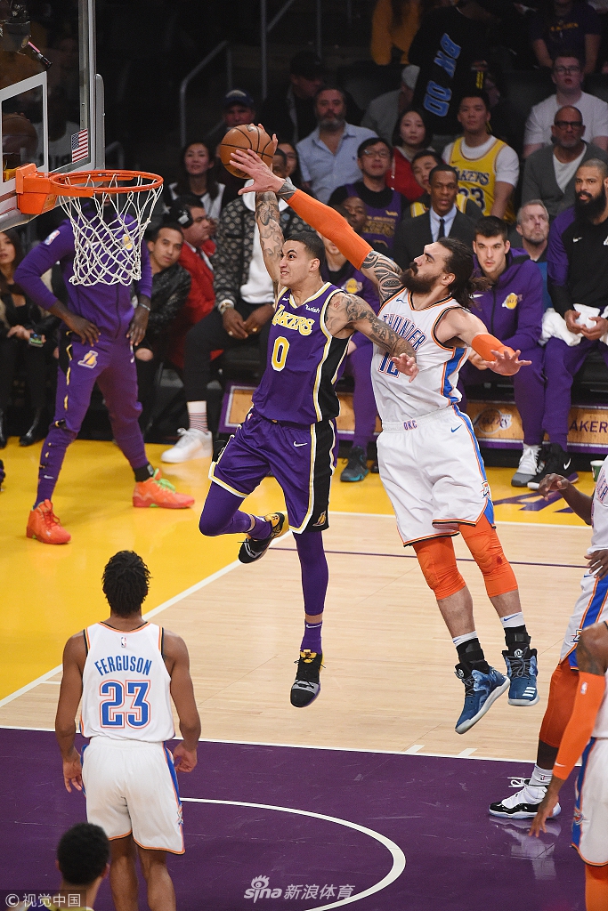 他冷静应对 他冷静应对