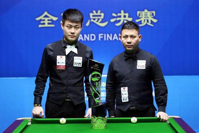 支球队崭露 支球队崭露