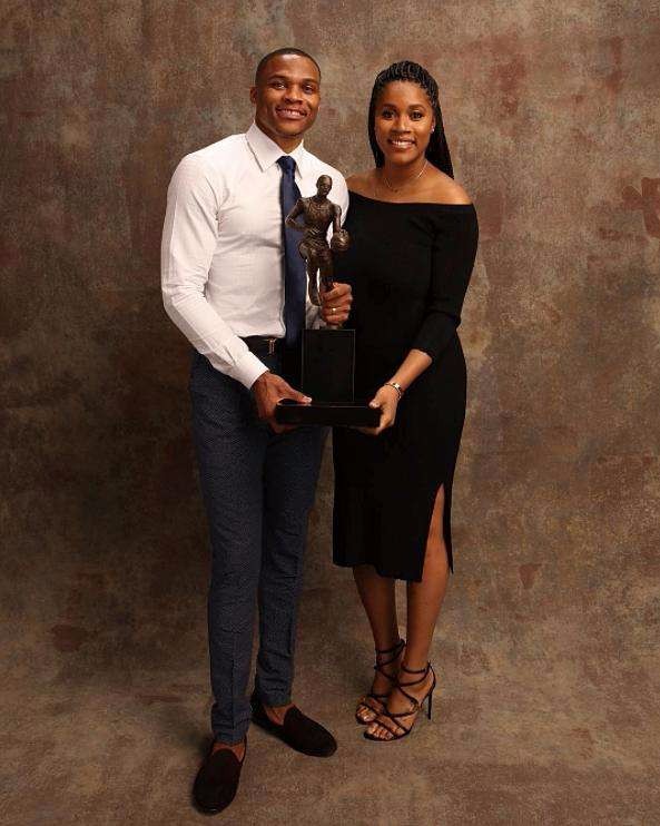 牌中由盲注 牌中由盲注